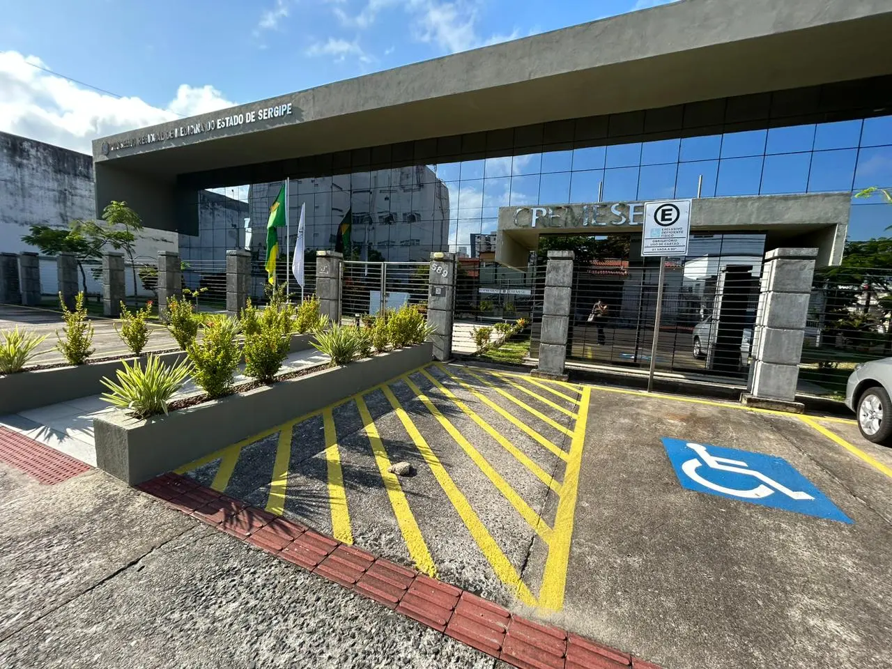Instituição do concurso CREMESE