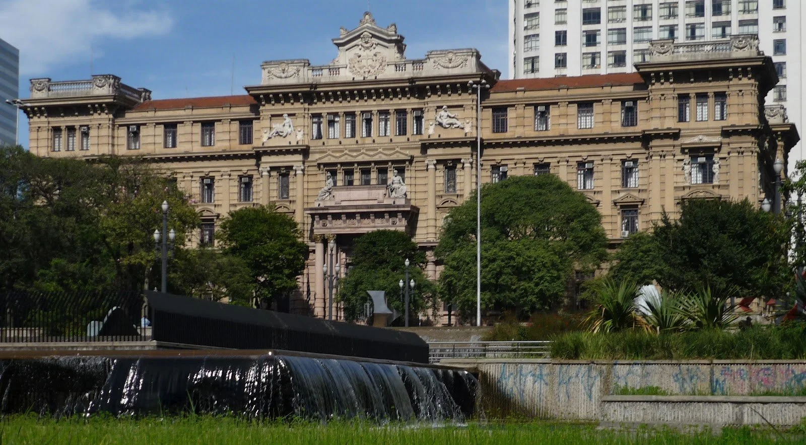 Lugar a onde os aprovados no concurso TJ SP irão trabalhar.
