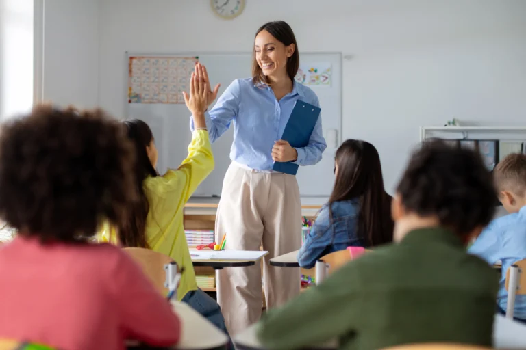 Professora aprovada no CNU dos professores