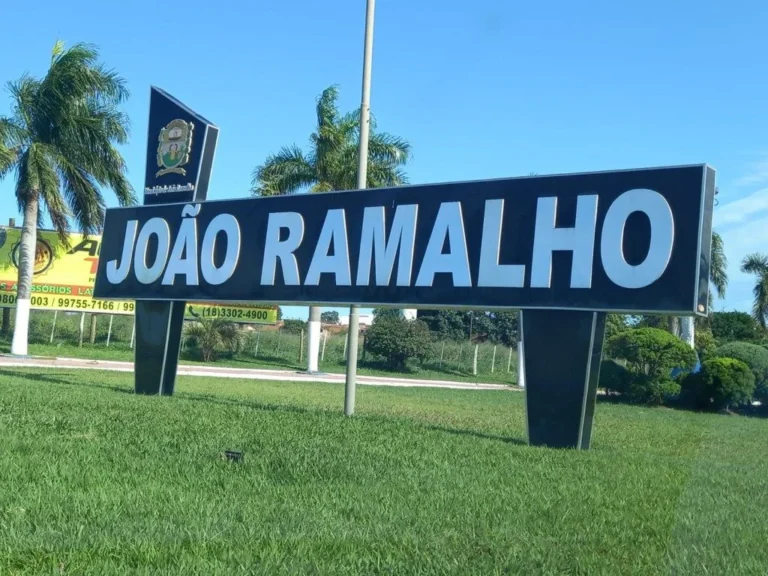Placa da cidade de João Ramalho, onde estão abertas inscrições para o concurso Prefeitura de João Ramalho.