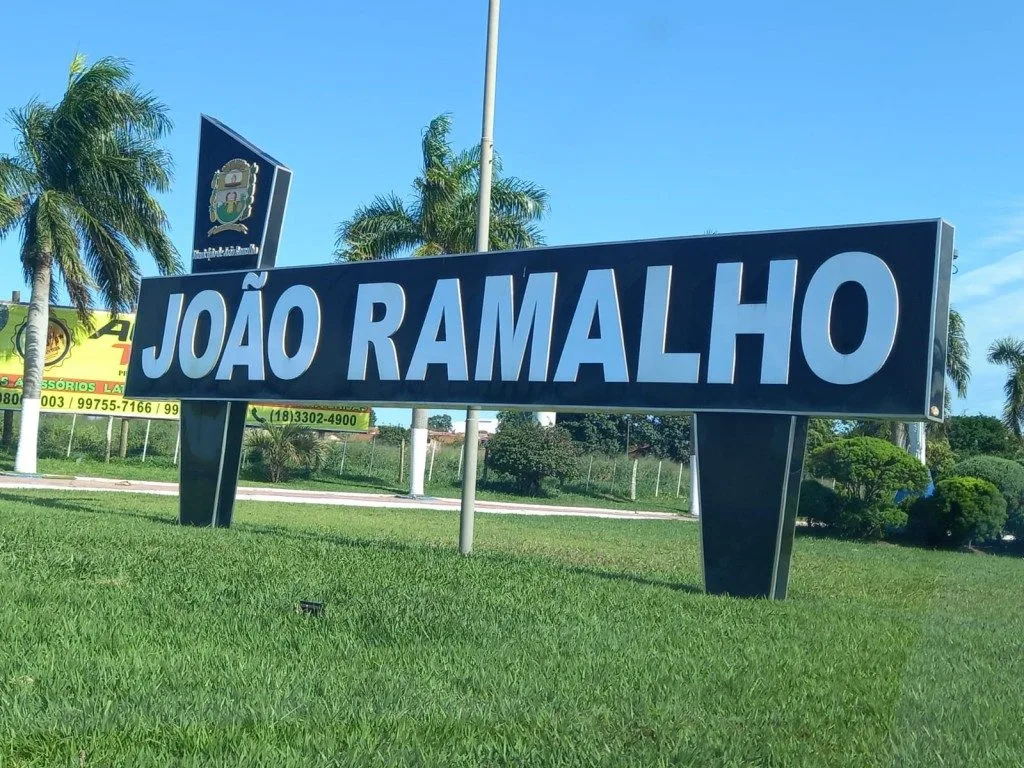 Placa da cidade de João Ramalho, onde estão abertas inscrições para o concurso Prefeitura de João Ramalho.