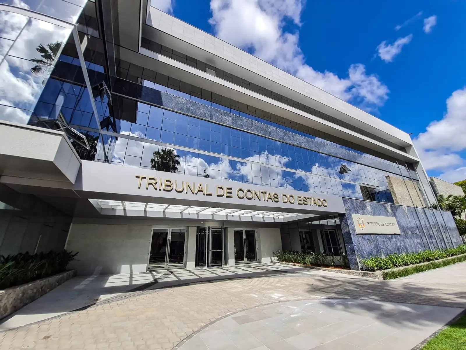 Fachada do tribunal de contas do Rio Grande do Sul TCE RS, onde vão trabalhar os aprovados no concurso TCE RS.