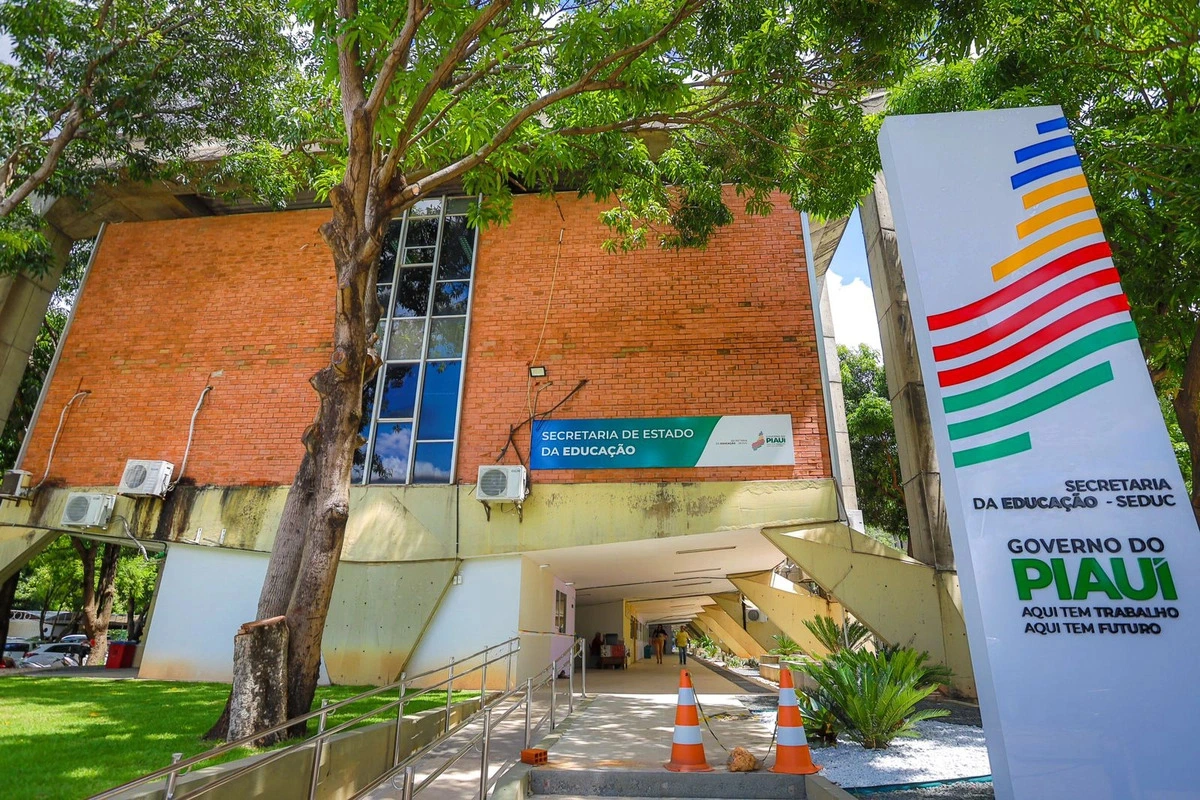 Fachada da secretária do estado da educação de Piuaí, onde os candidatos do concurso Seduc PI vão trabalhar.