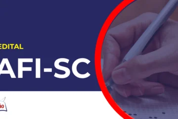 Pessoa preenchendo gabarito concurso SAFI de Santa Catarina.