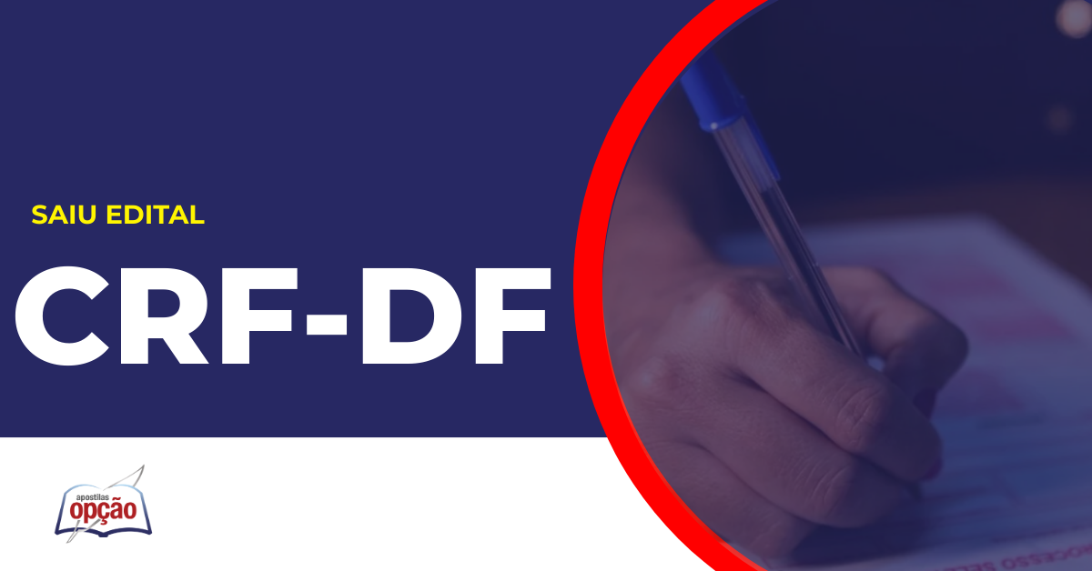 Pessoa preenchendo gabarito do concurso CRF DF