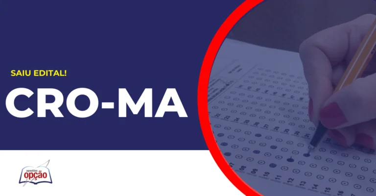 Pessoa preenchendo o gabarito do concurso CRO MA