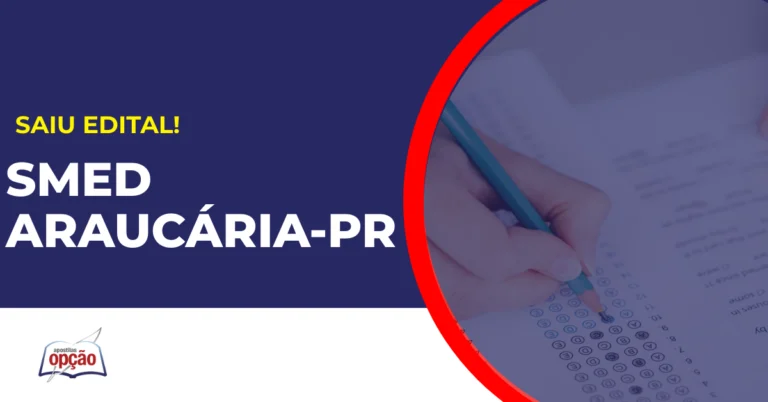 Pessoa preenchendo gabarito concurso SMED Araucária PR